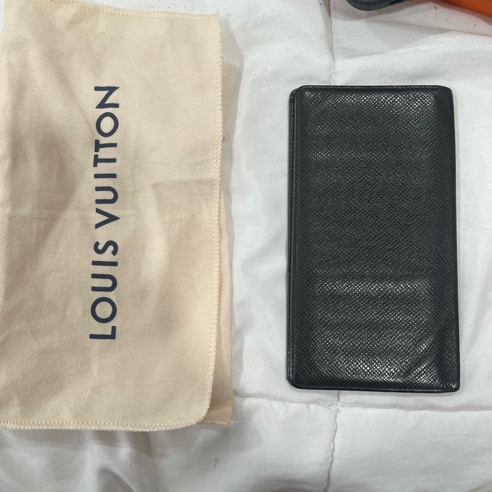 Louis Vuitton Black Wallet gray condition with dust bag